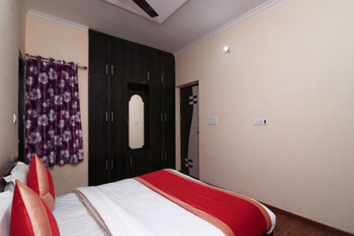 Room 16 of 27