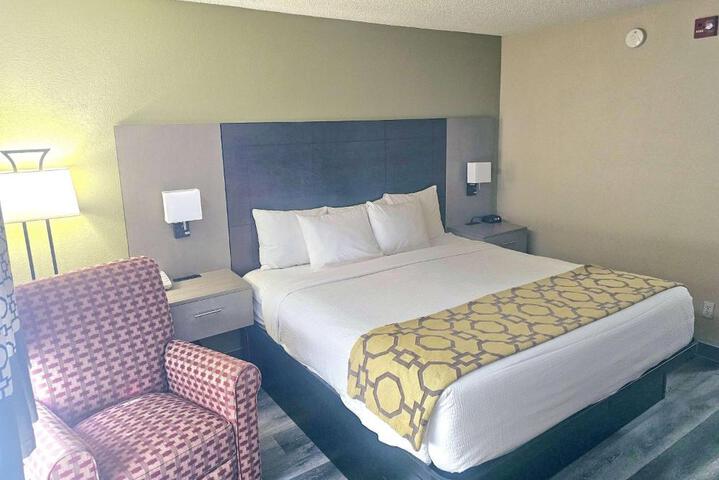 1 King Bed Mobility Accessible (4 of 26)