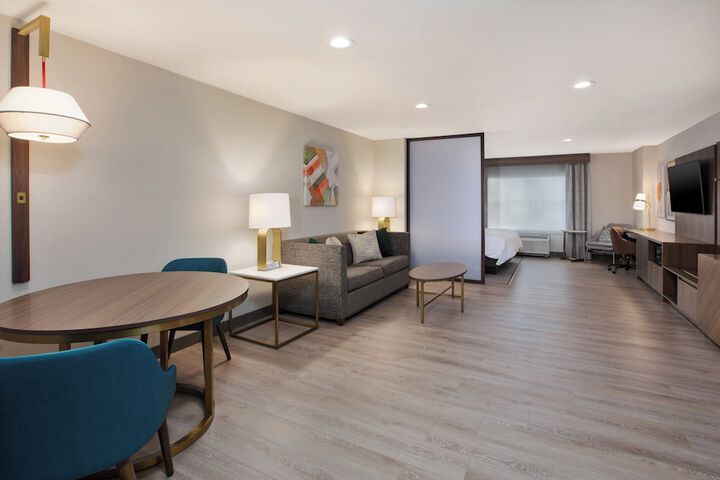 Room 10 of 23