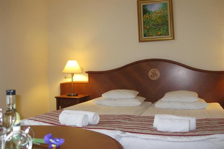 Room 12 of 58