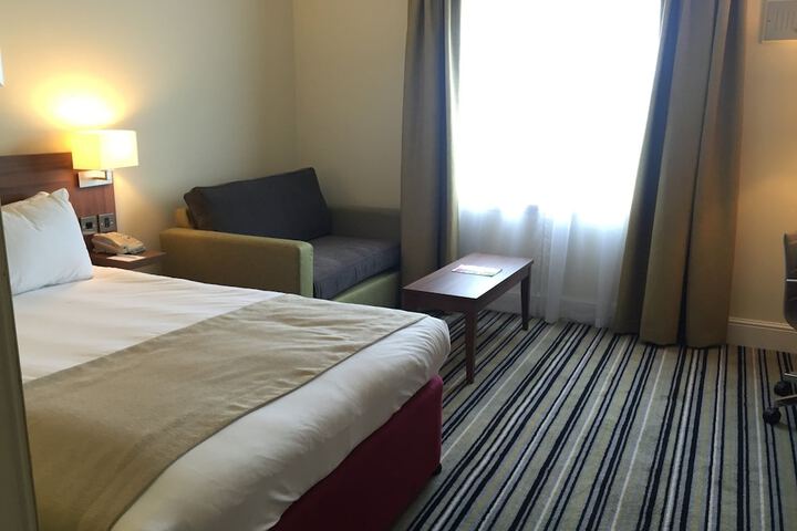 Room 9 of 68
