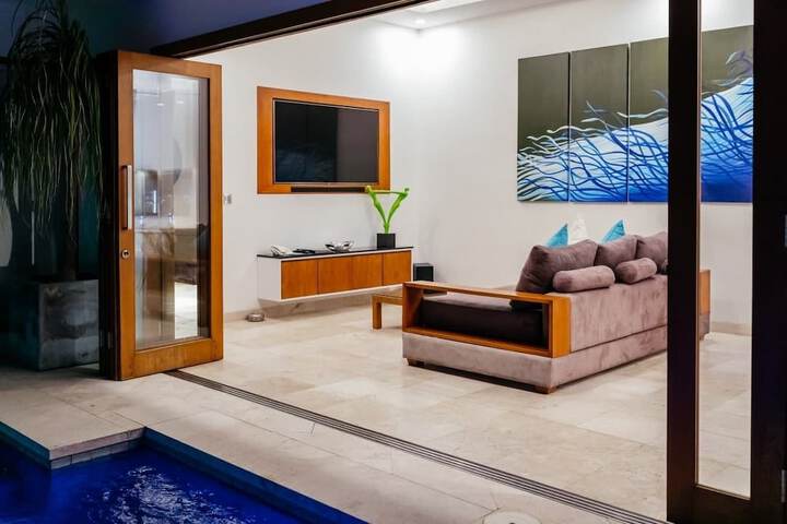 Room 10 of 34