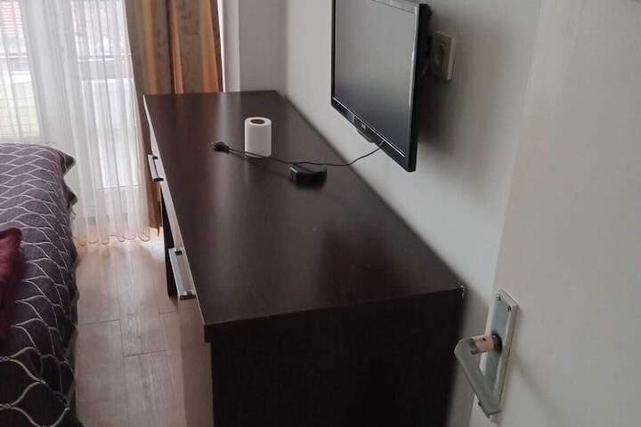 Room 9 of 21
