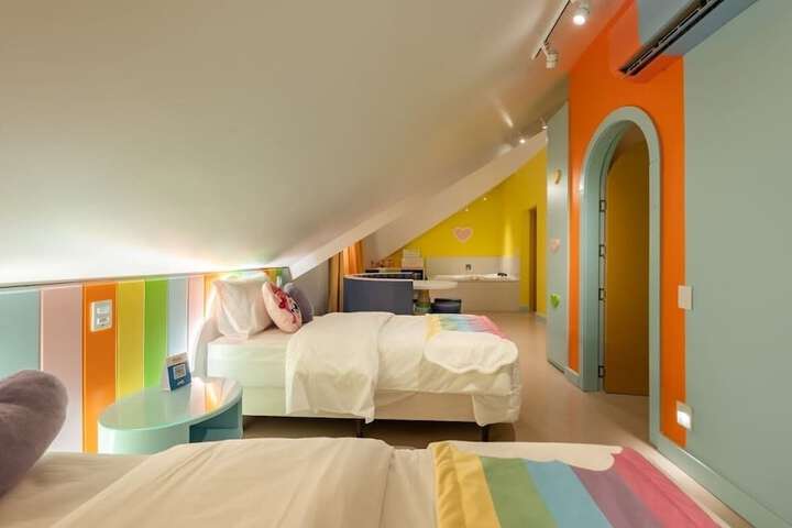 Room 44 of 75