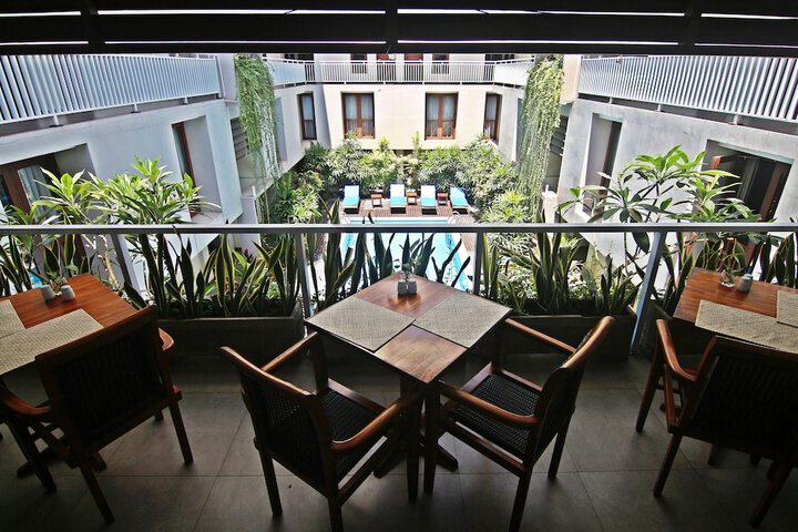Dining Photos