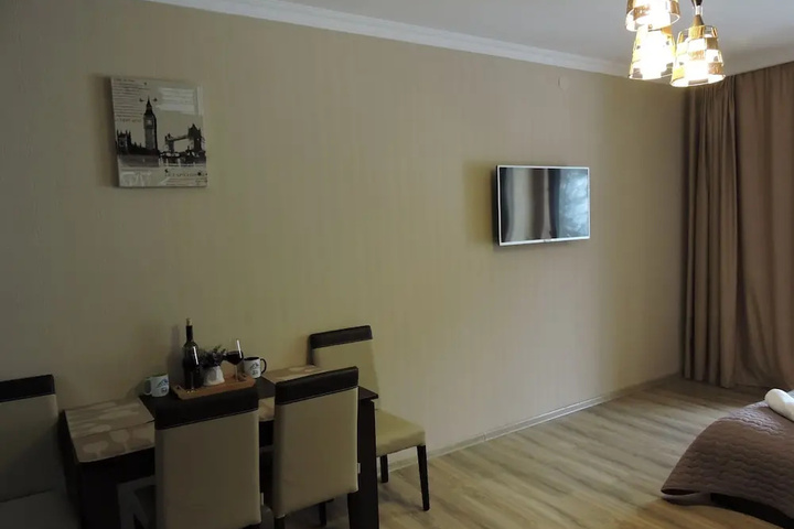 Room 2 of 16
