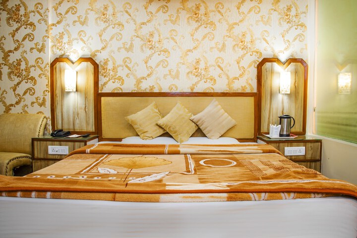 Room 10 of 31