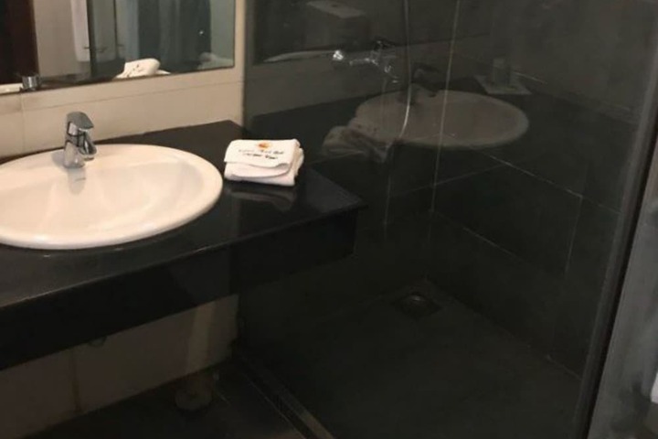 Room 27 of 53