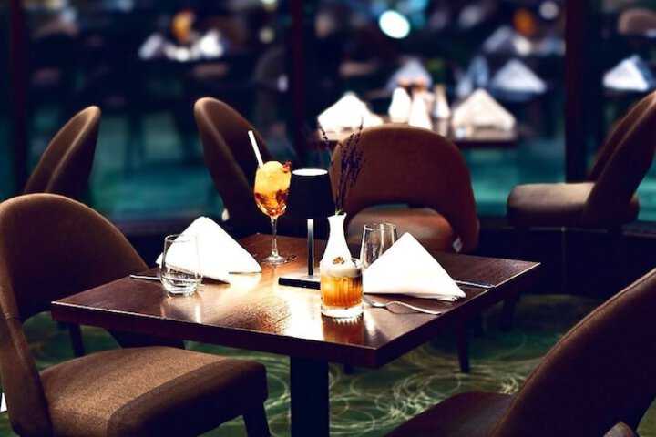 Dining 40 of 53