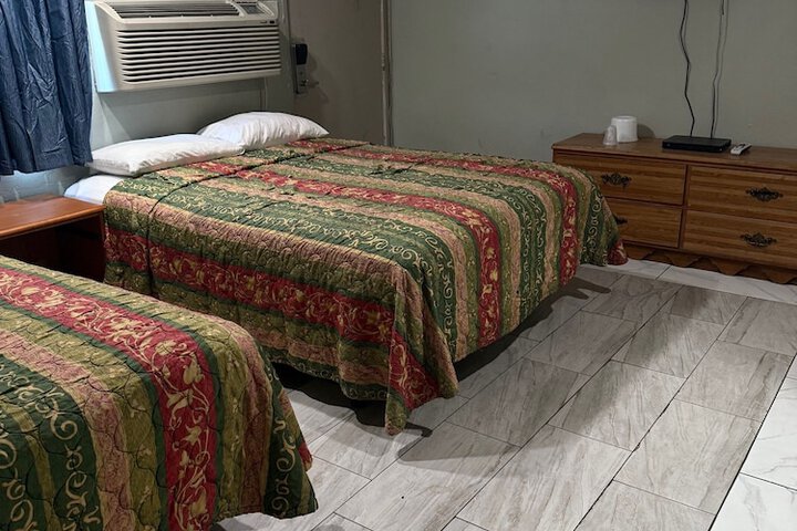 Room 27 of 60