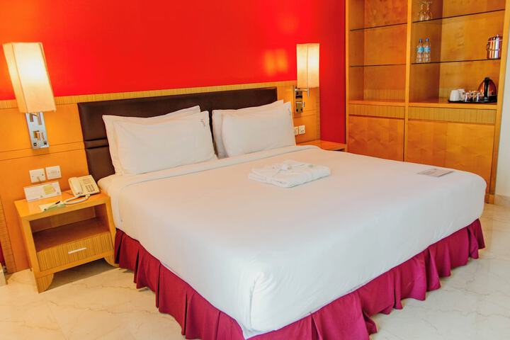 Room 25 of 114