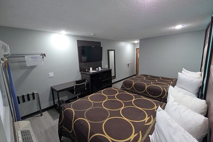 Room 11 of 25