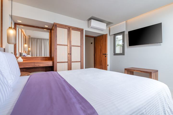 Room 8 of 91