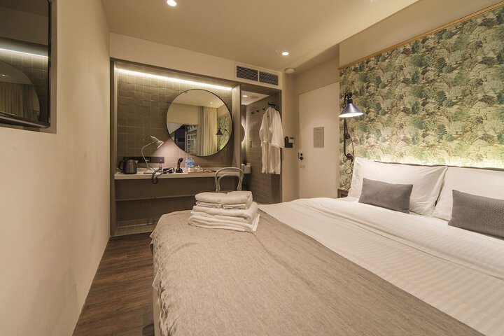 Room 27 of 59
