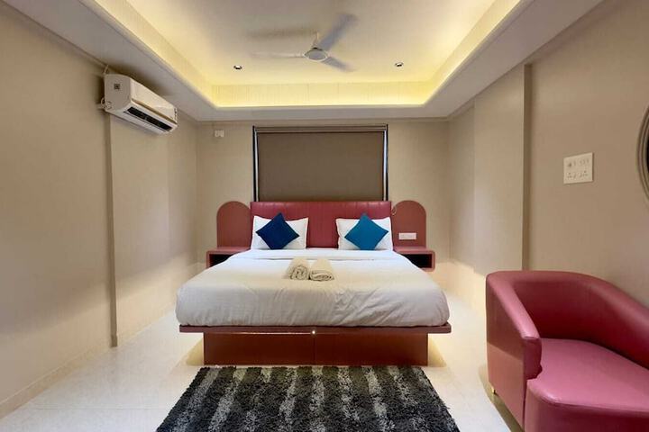 Room 6 of 6
