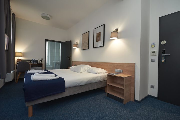 Room 34 of 79