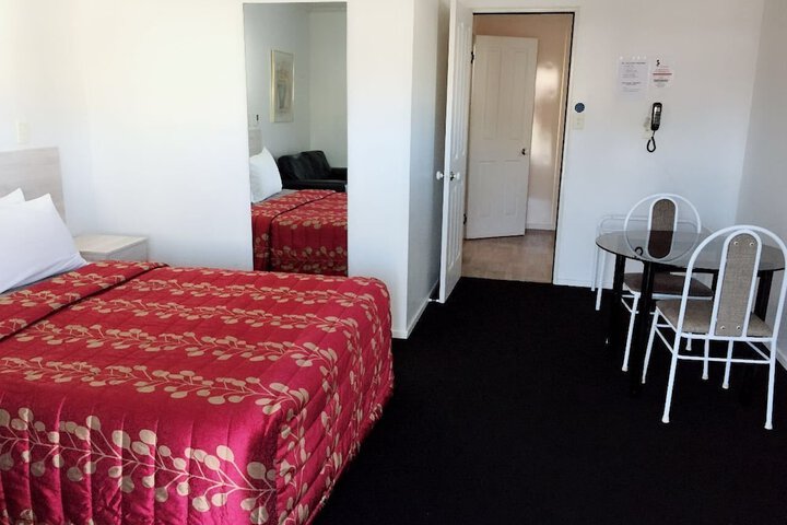 Room 9 of 40