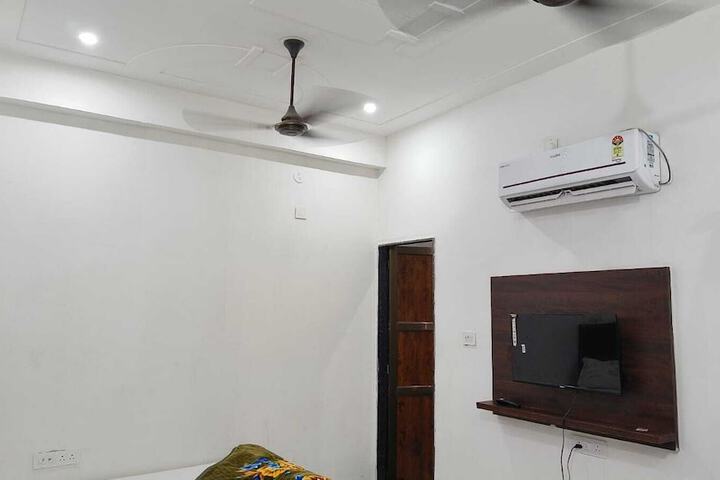 Room 20 of 35