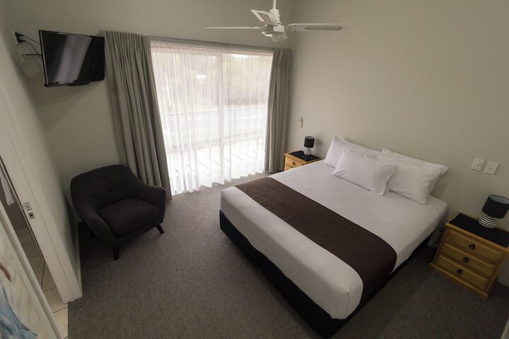 Room 4 of 38