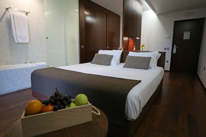 Room 4 of 31