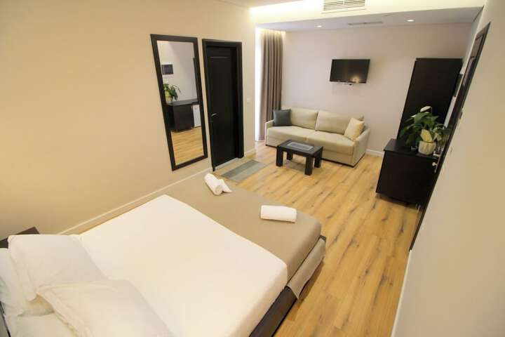 Room 19 of 49
