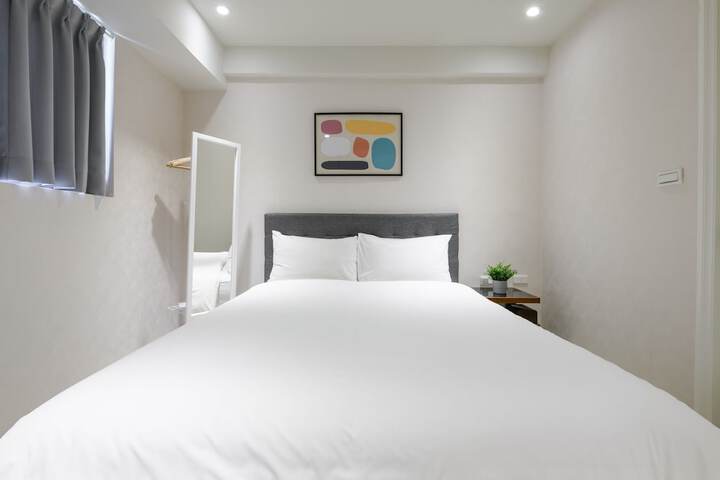Room 20 of 49