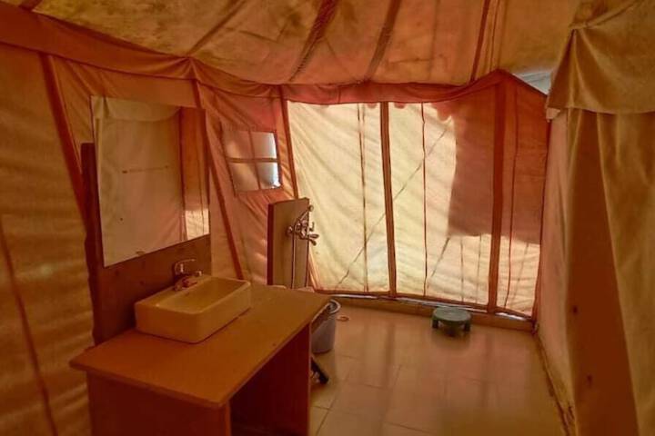 Room 4 of 5
