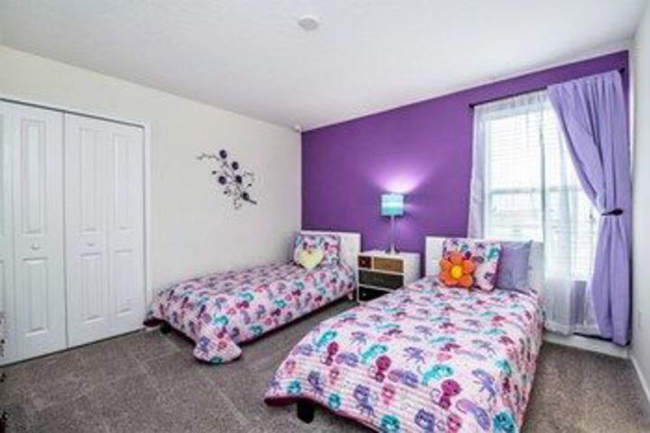 Room 10 of 25