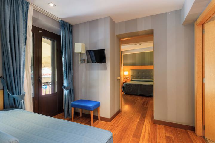 Room 5 of 73