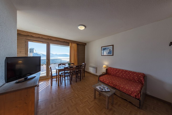 Room 9 of 31