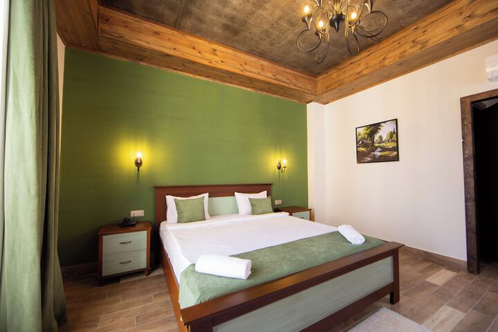 Room 4 of 30