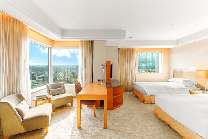 Room 10 of 46