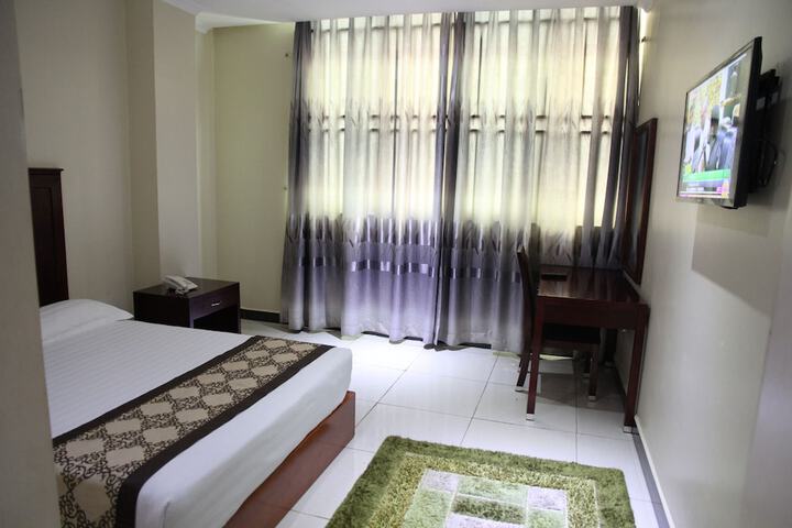 Room 5 of 50
