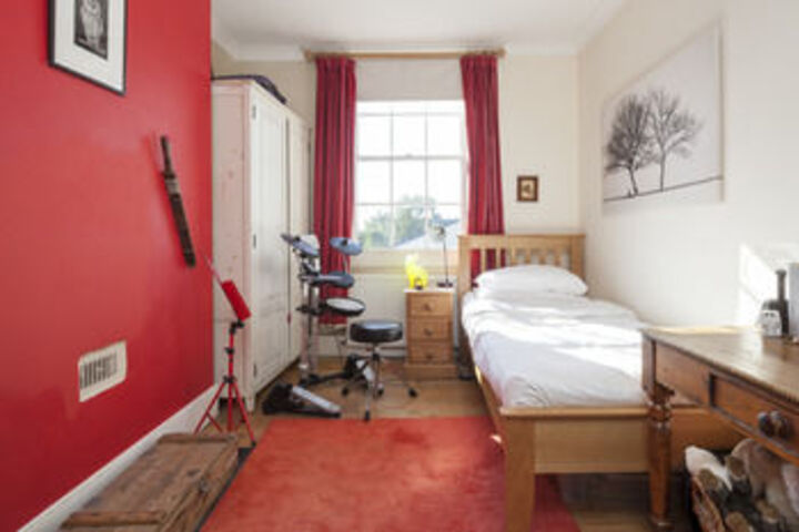 Room 36 of 166
