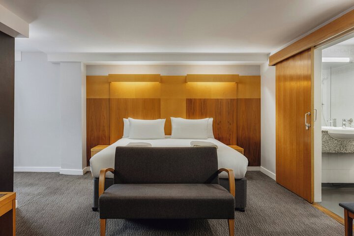 Room 71 of 119