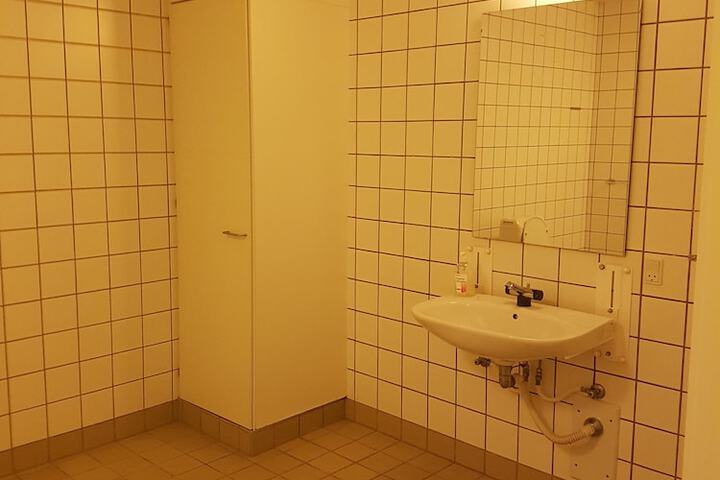 Room 20 of 39