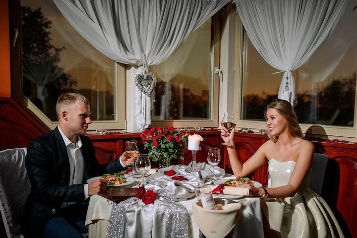 Dining 34 of 47