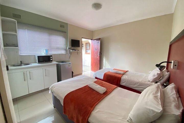 Room 16 of 34