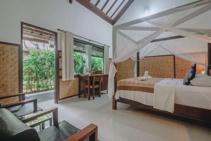 Room 2 of 100