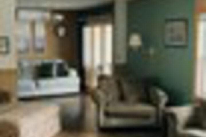 Lounge 356 of 510