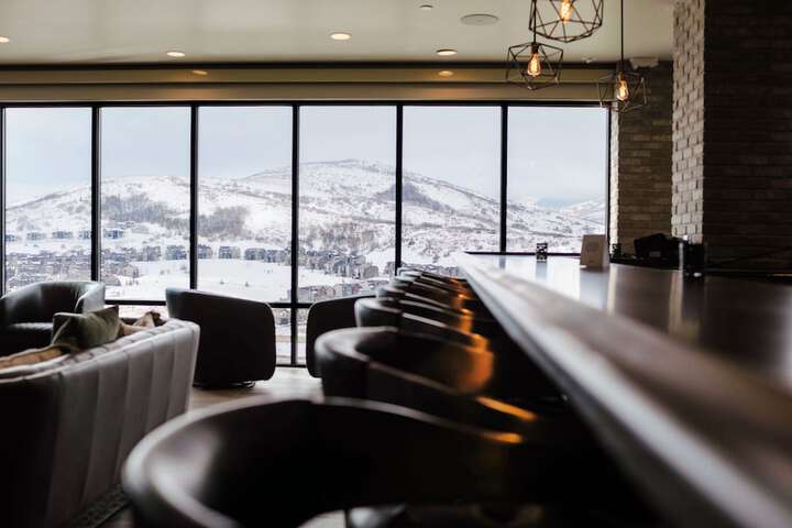 Lounge 197 of 215