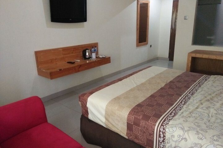 Room 15 of 184