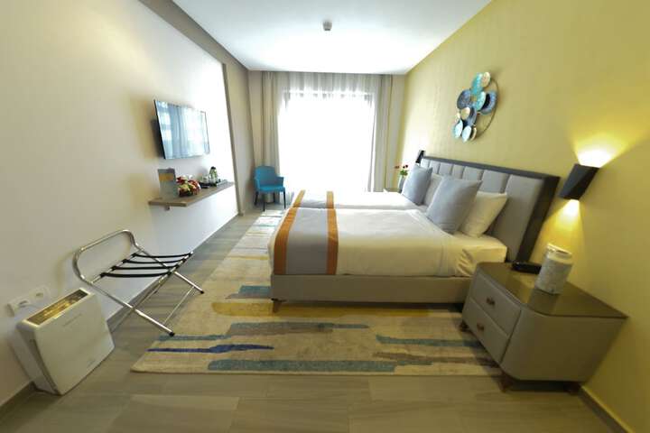 Room 2 of 53