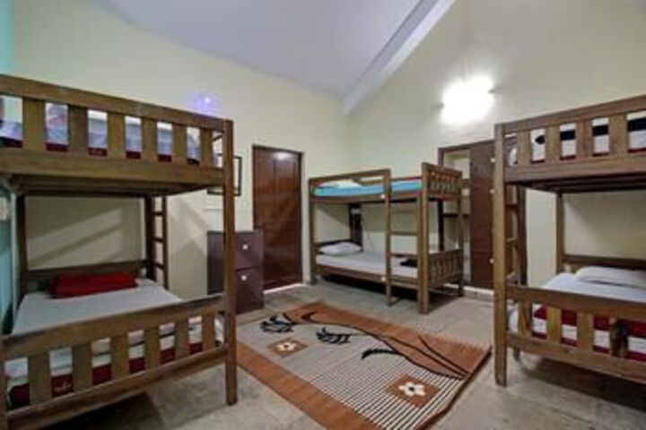 Room 8 of 14