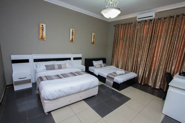 Room 3 of 27