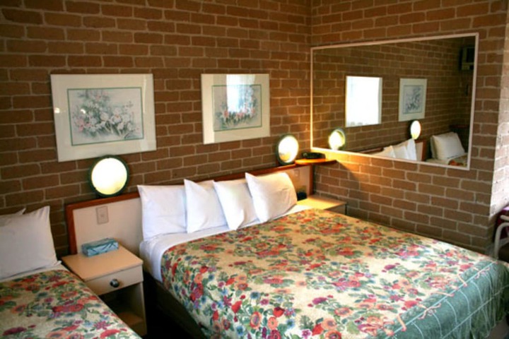 Room 10 of 35