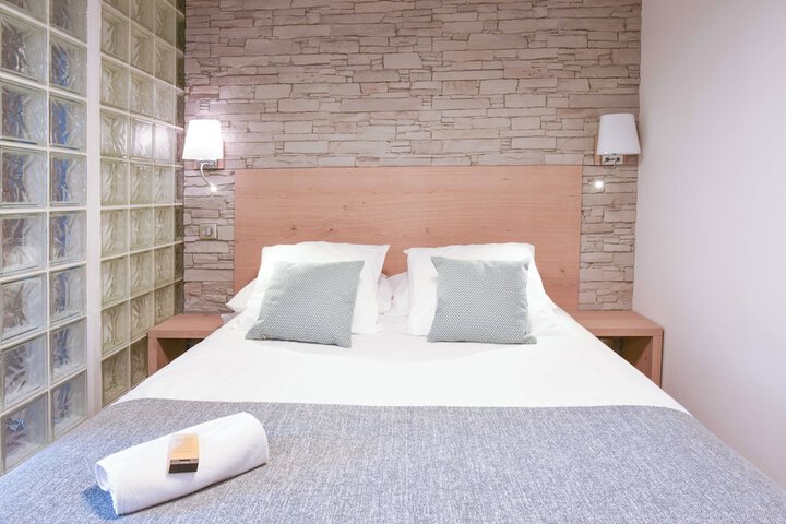 Room 8 of 17