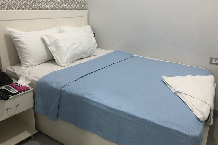 Room 17 of 32