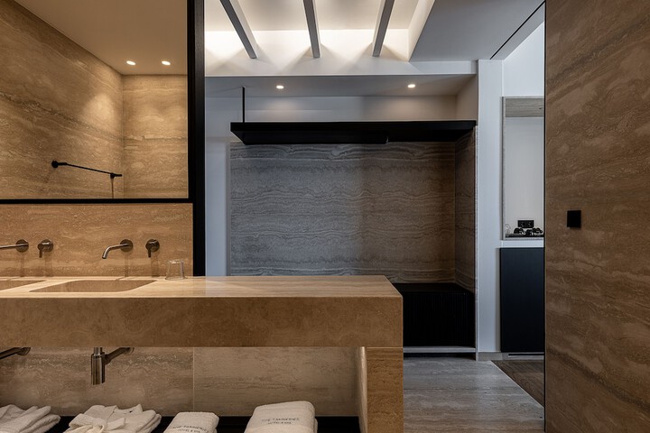 Room 28 of 62