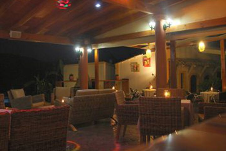 Lounge 29 of 56